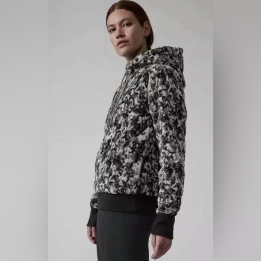 ATHLETA TUGGA SHERPA JACQUARD HOODIE BLACK/WHITE Size XL
